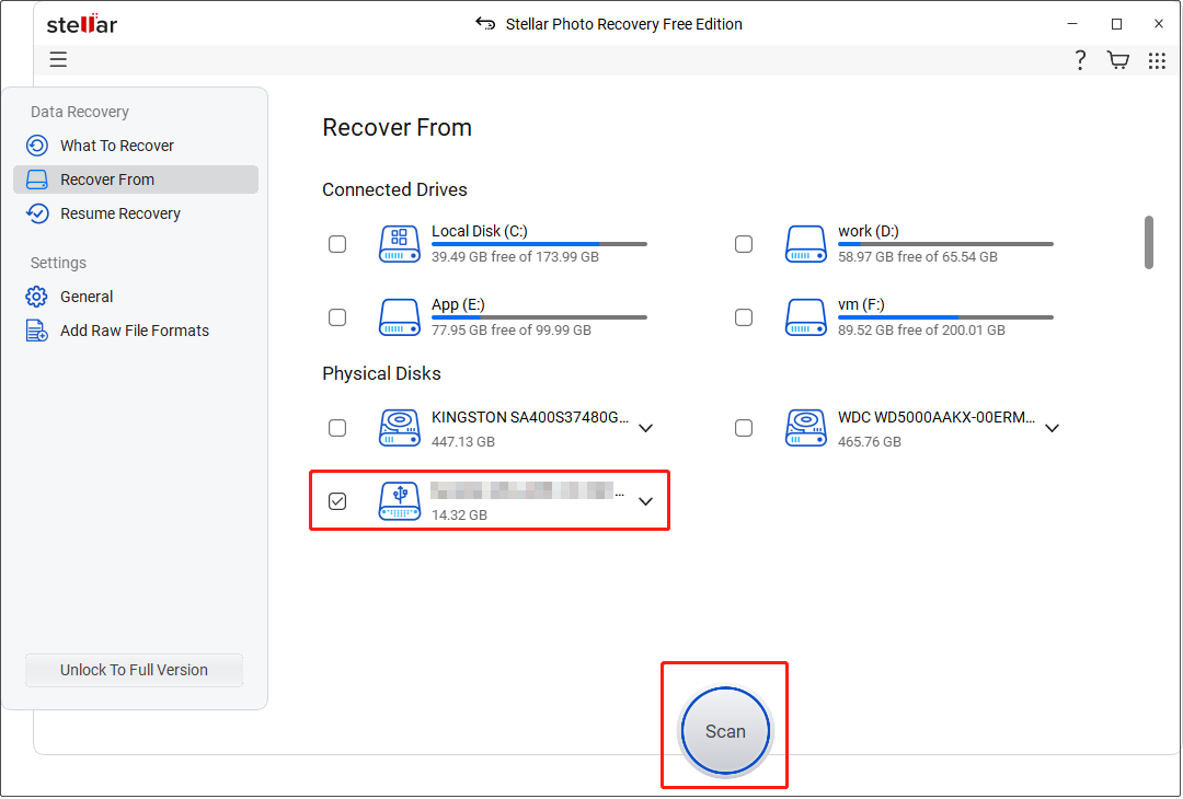 Stellar Photo Recovery interface shows the connected storage devices available for scanning.