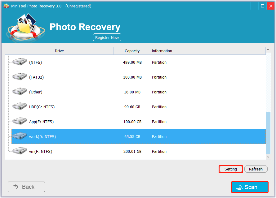 MiniTool Photo Recovery interface shows detected disk partitions and the Scan button.